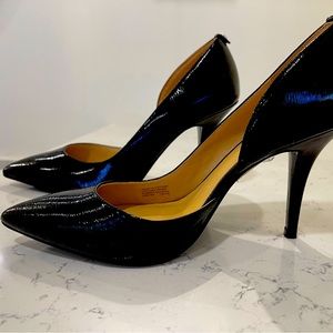 Michael Kors black pumps
